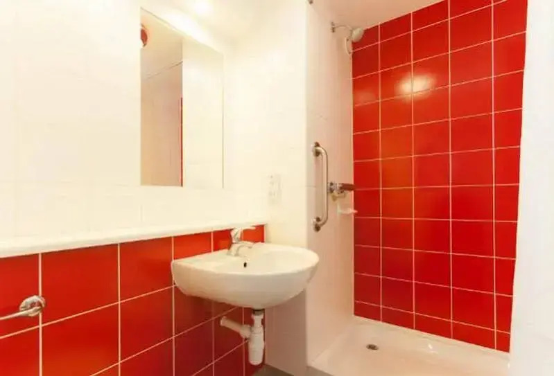 Travelodge Cardiff Atlantic Wharf Hotel