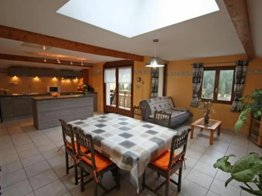 Appartement Confortable avec Accès Facile, Proche Ski et Randonnée - FR-1-589-137