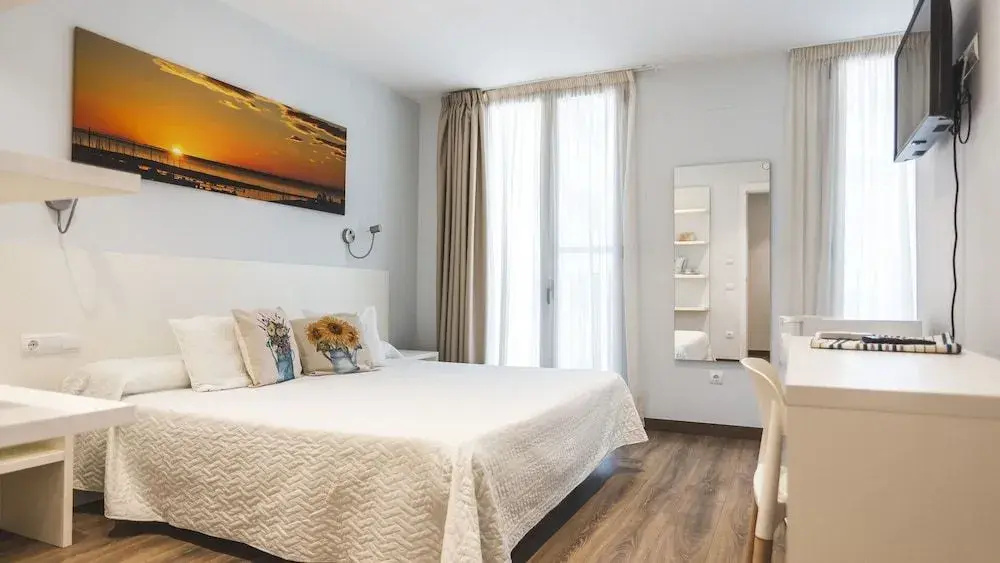 Agusti Hostal