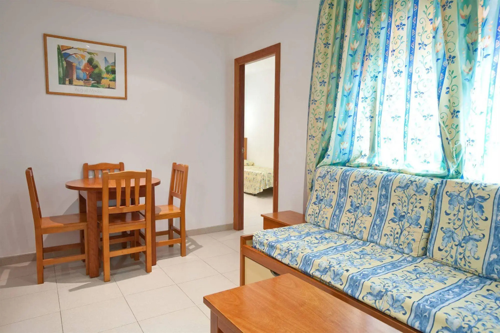 Apartamentos Royal