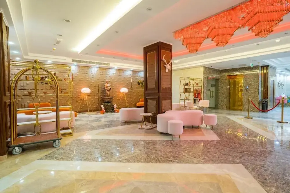 Grand Mirage Hotel