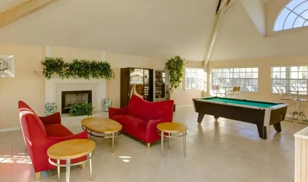 Lb019 3 Bedroom Condo by Redawning