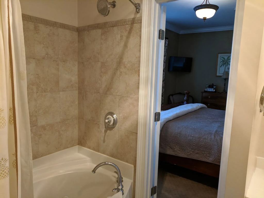 Almondy Inn Bed & Breakfast
