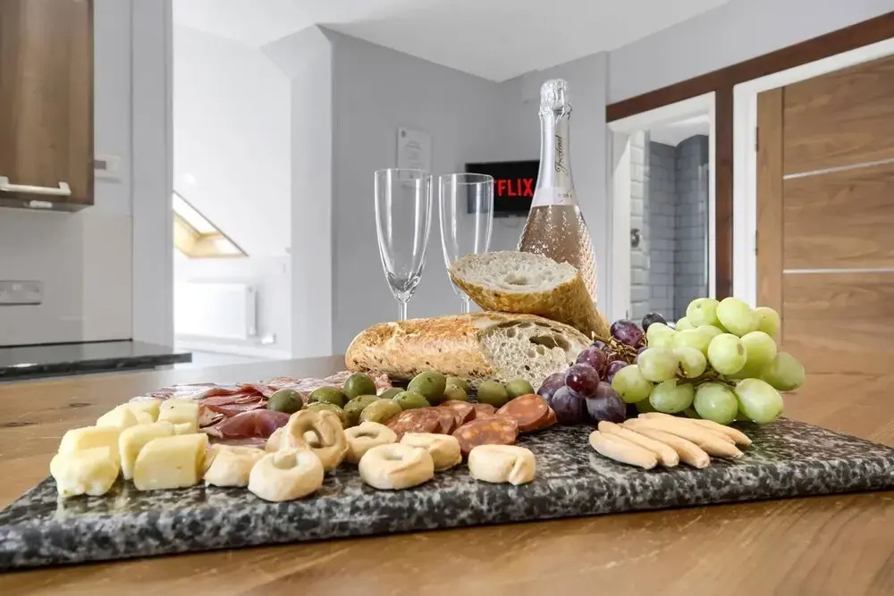 Luxury Penthouse Suite - Swansea Central - Beach