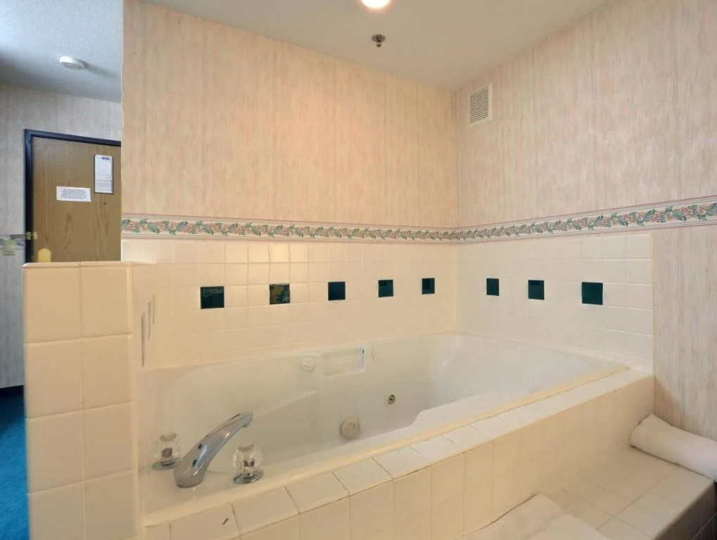 Americas Best Value Inn & Suites-Forest Grove/Hillsboro