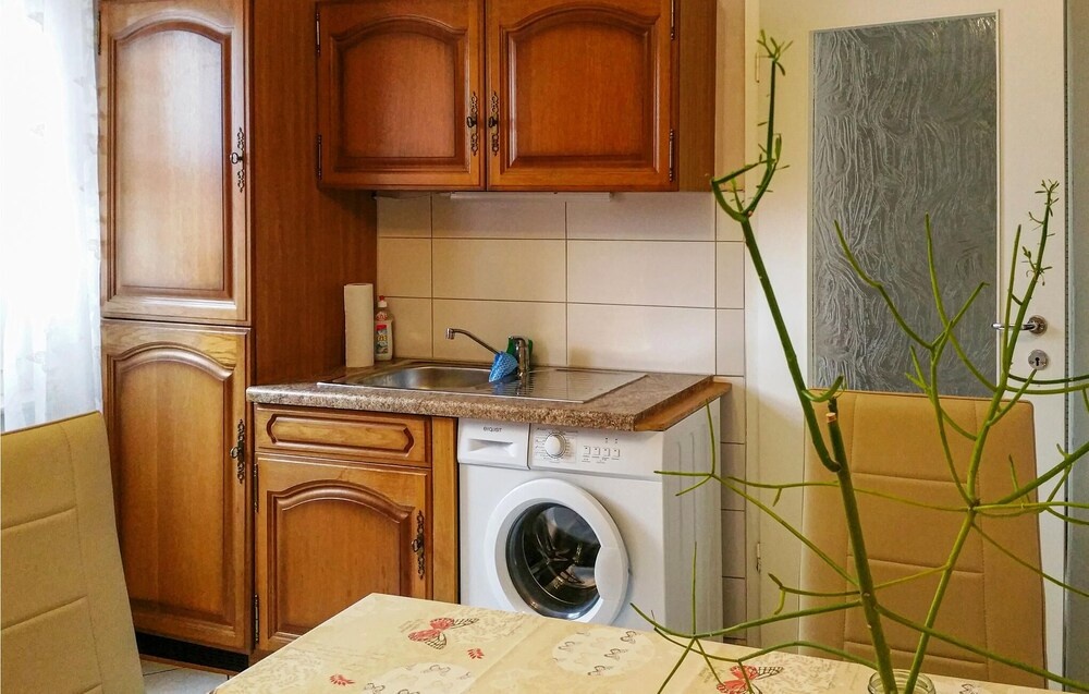 Stunning Home in Klein Warin With Wifi and 2 Bedrooms