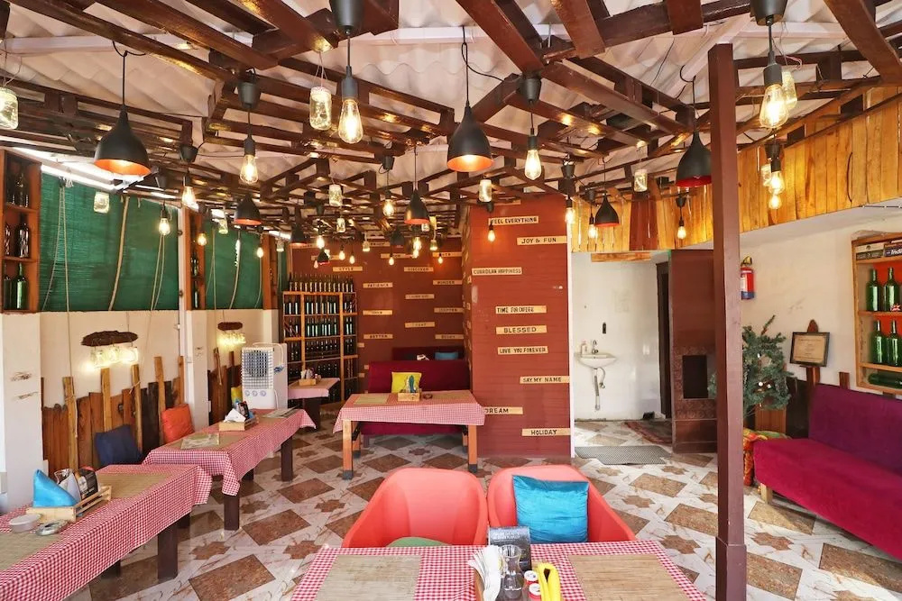 Hotel Aashiyana