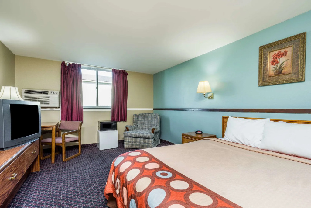 Super 8 By Wyndham Fergus Falls