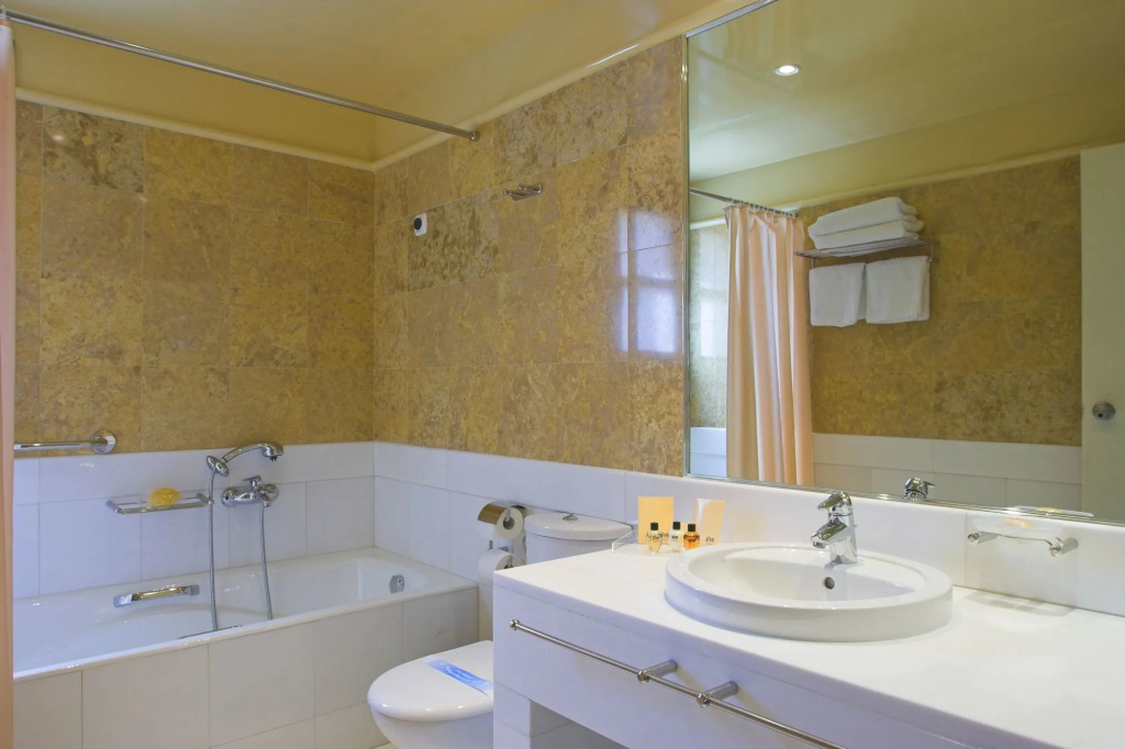 Porto Kea Suites by Sandglass