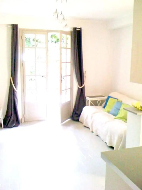 Apartment With one Bedroom in Saint-raphaël, With Enclosed Garden and