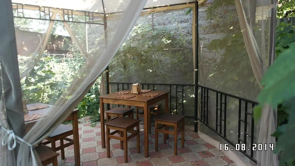 Na Rostovskoy 9 Guest House