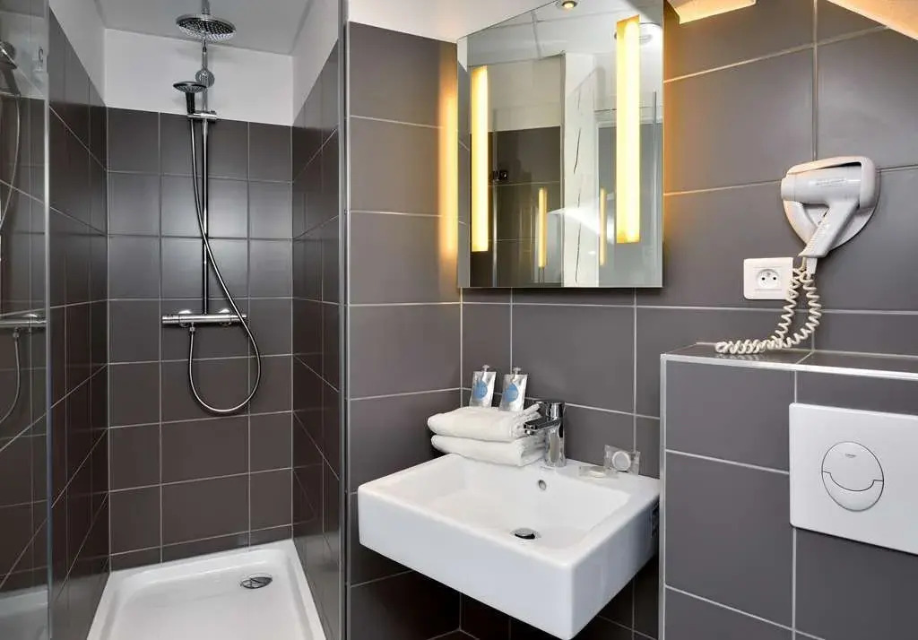 PAUL & PIA - Welcome Home Hotel