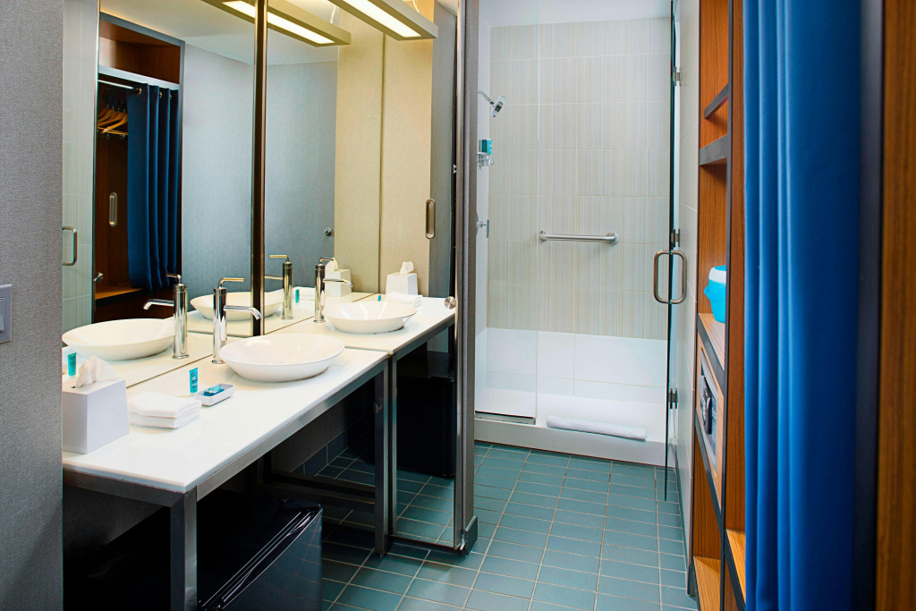 Aloft by Marriott Philadelphia Airport