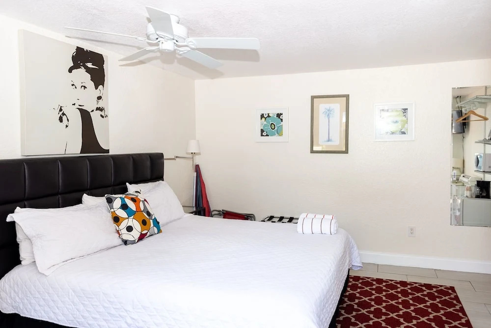 Las Olas Guesthouse at 15th Avenue