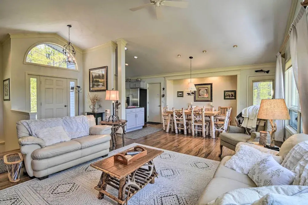 Resort-style Harbor Springs Home Near Ski Resort!