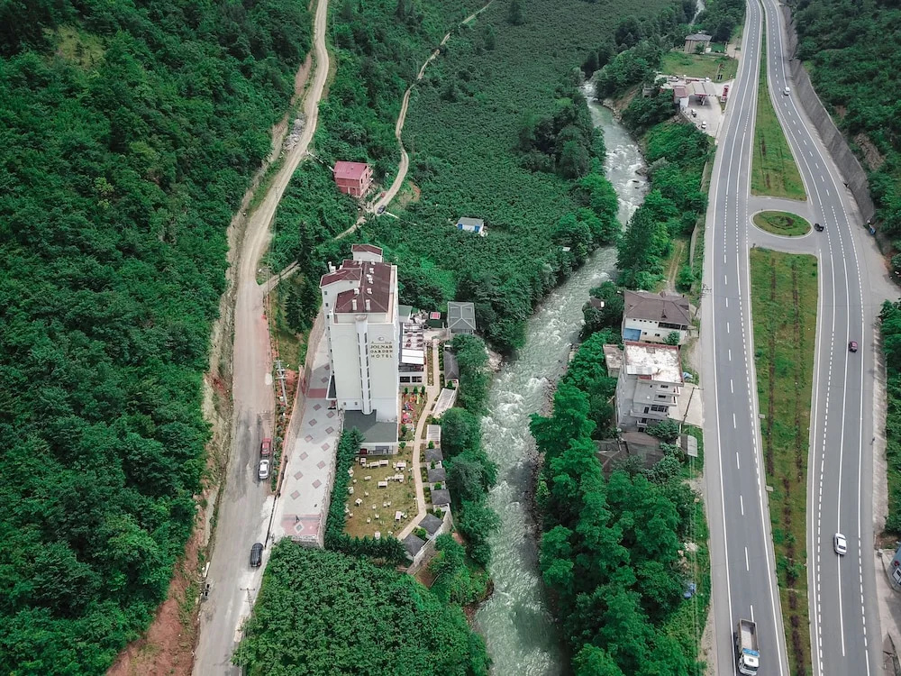 Jolnar Garden Hotel