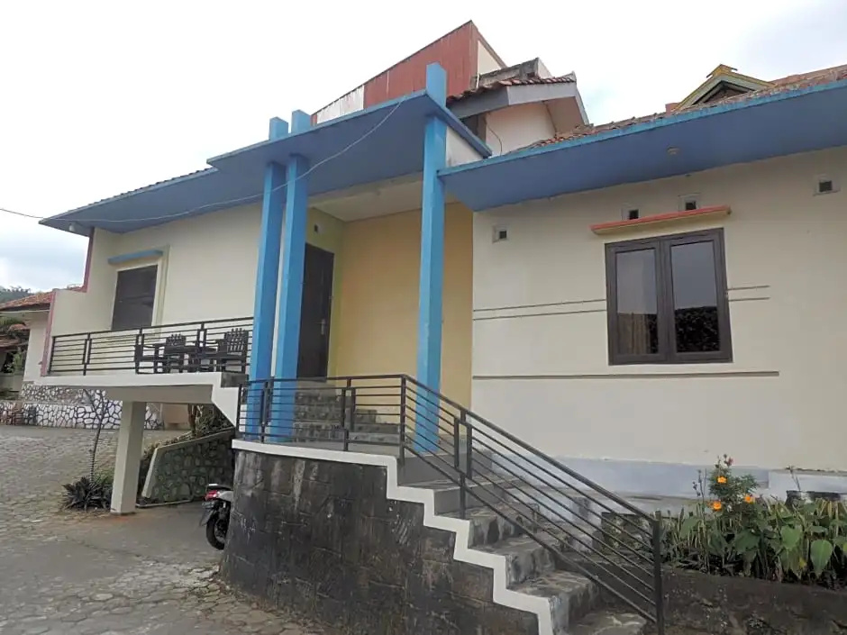 Yonanda Hotel