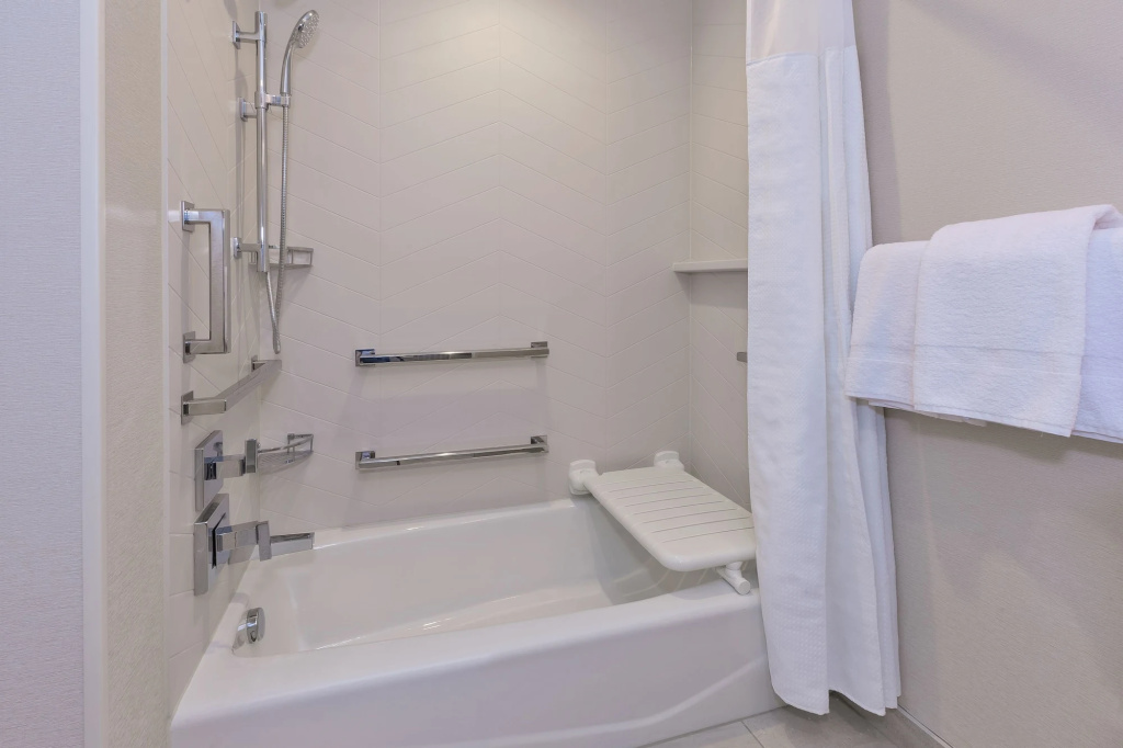 Fairfield by Marriott Inn & Suites Grand Rapids North