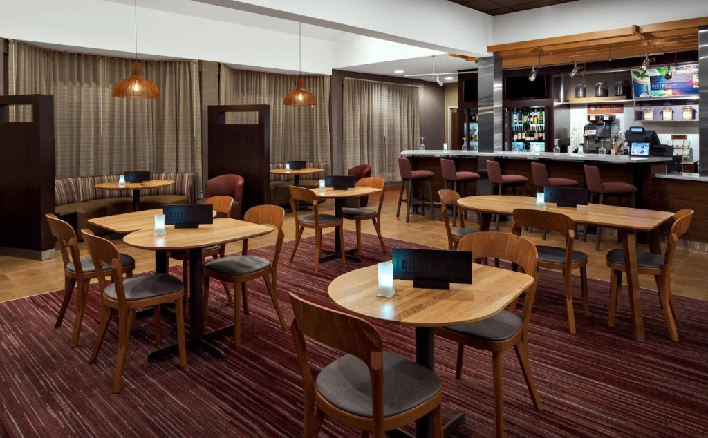 Courtyard by Marriott Pittsburgh Airport