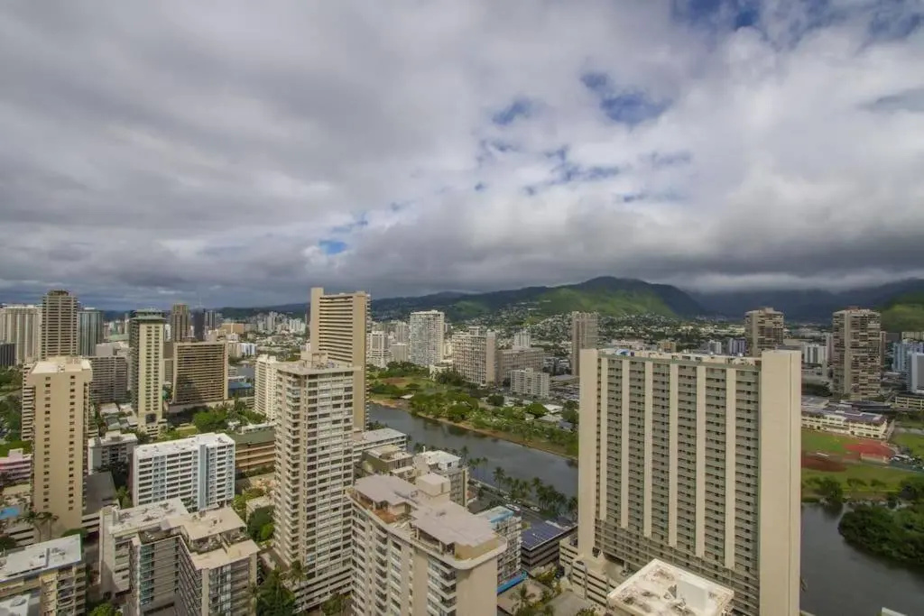 Royal Kuhio Penthouse With Ocean View on 35th Floor