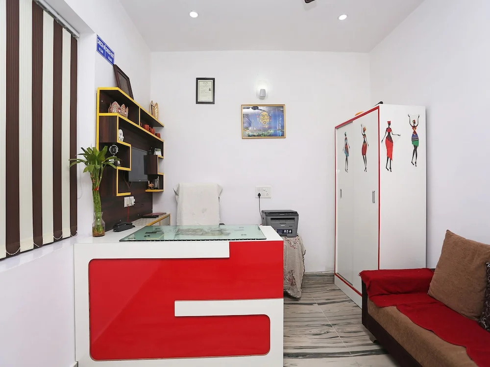 Hotel Taj Niwas by OYO Rooms