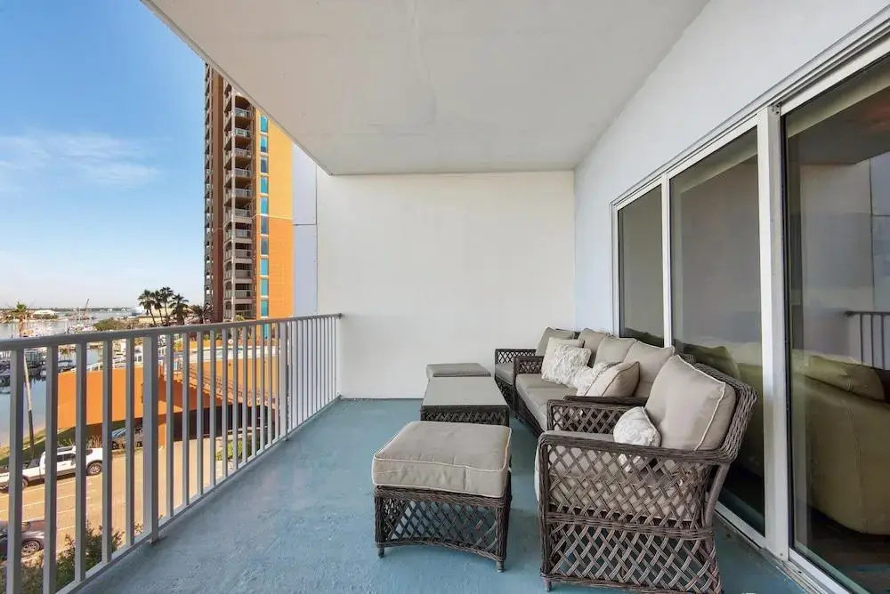 South Harbour 4E