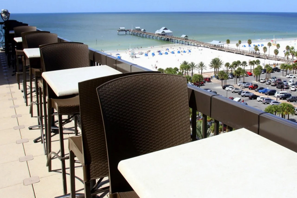 Pier House 60 Clearwater Beach Marina Hotel