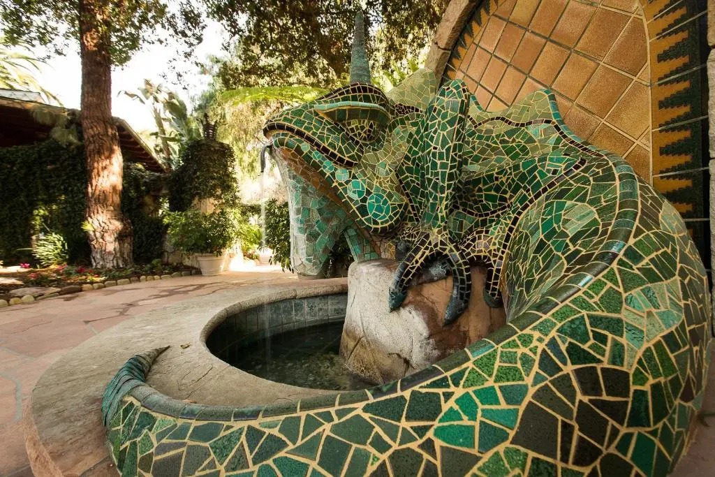 The Emerald Iguana Inn
