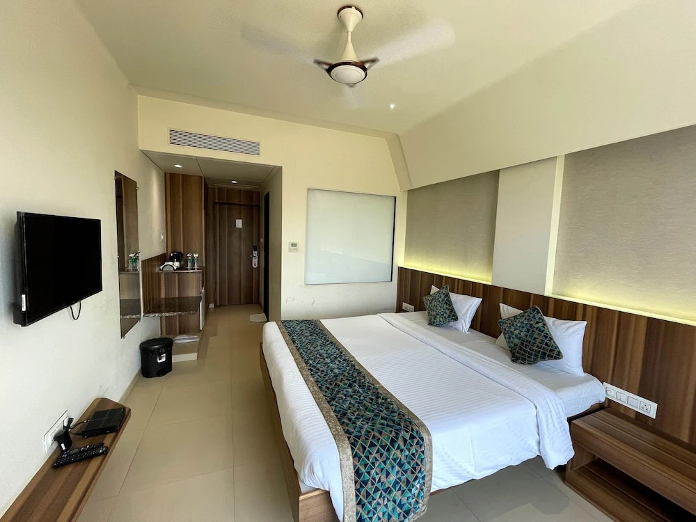 Hotel Grand Parivaar