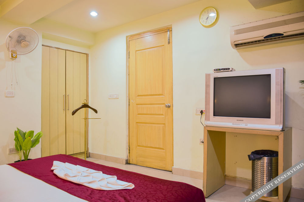 Hotel Golden Park by OYO