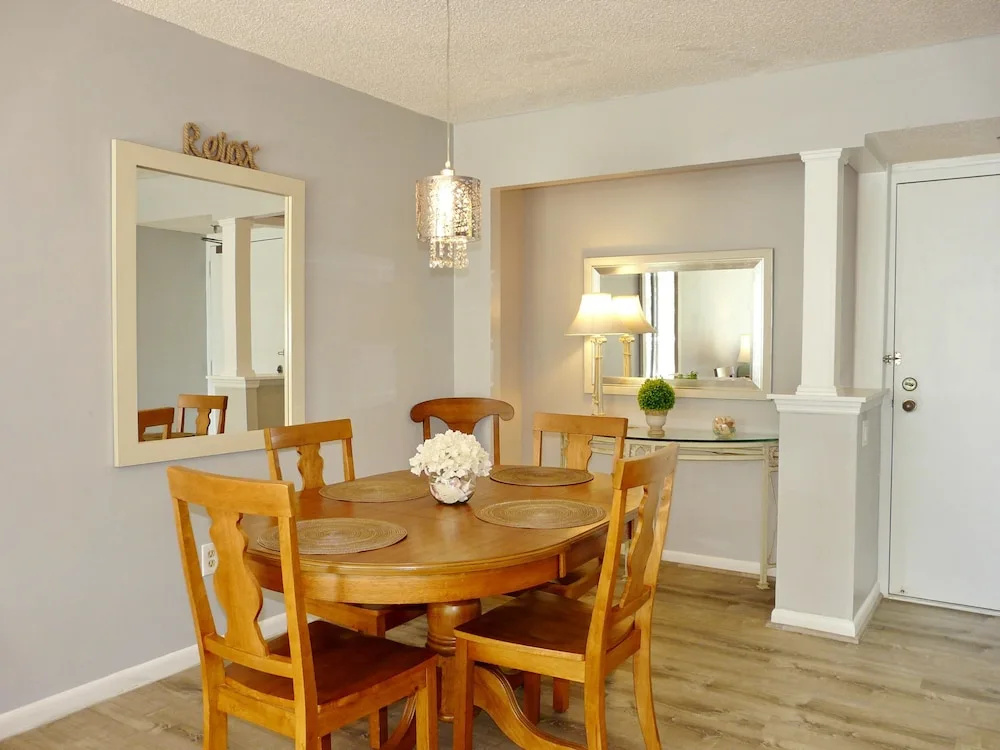 South Seas Tower 4-309
