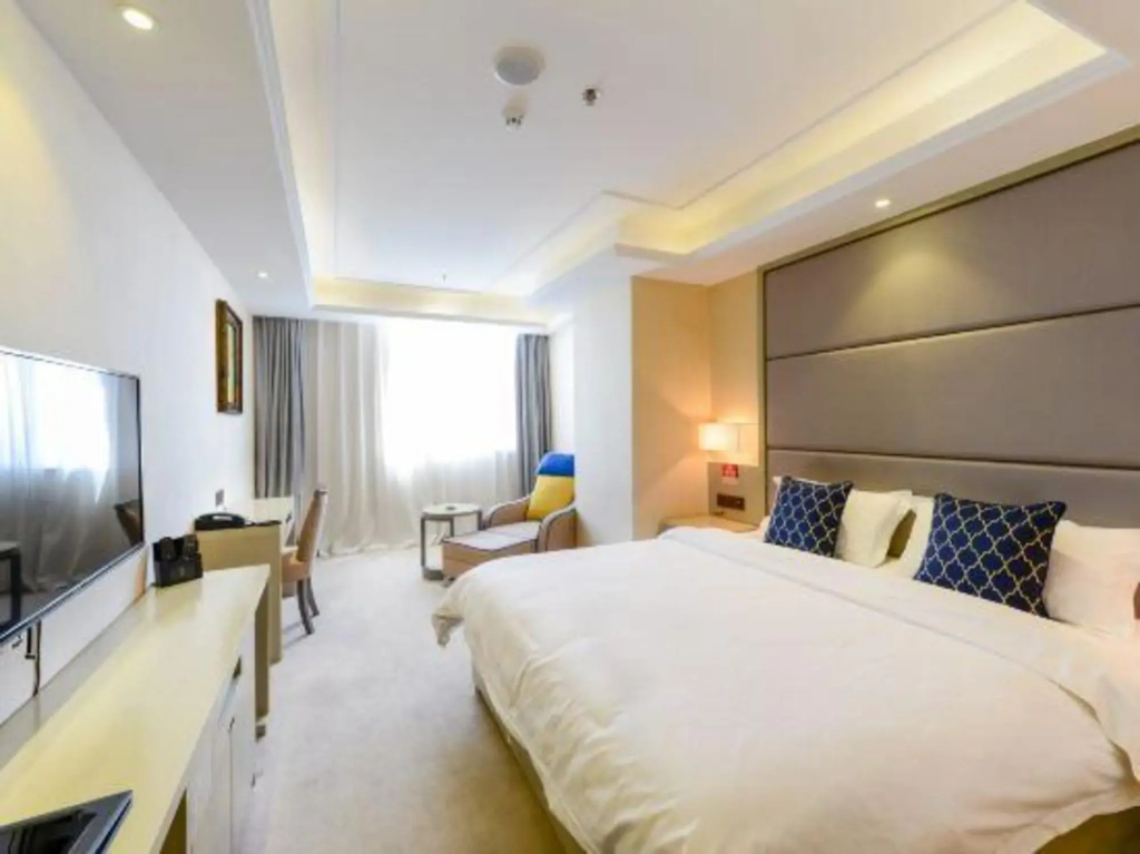 Purple Cloud Hotel