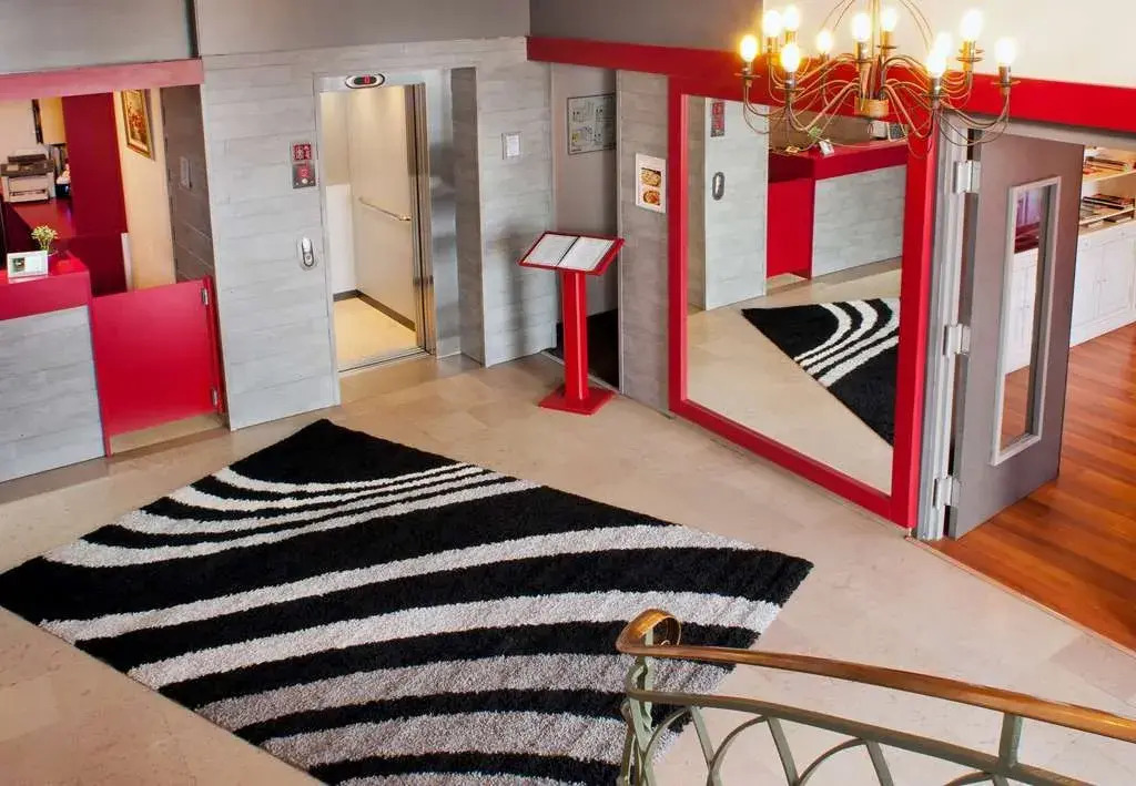 PAUL & PIA - Welcome Home Hotel