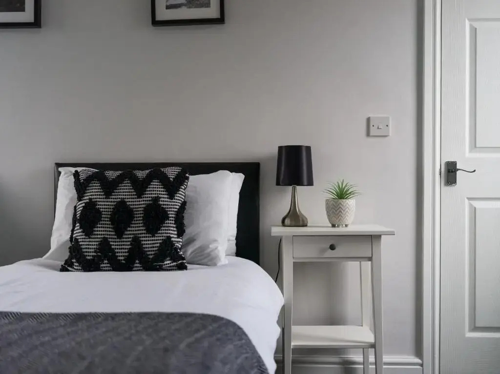 Hawthorn House-Sleeps 4-Pet friendly-Parking