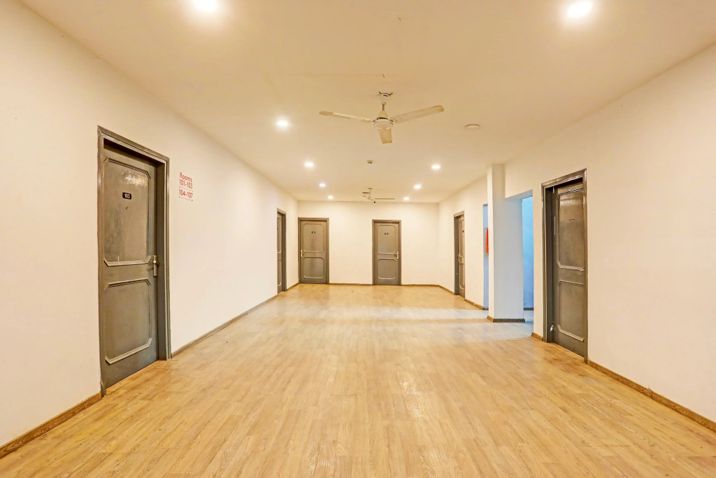 Super OYO Townhouse Vijay Khand Gomti Nagar