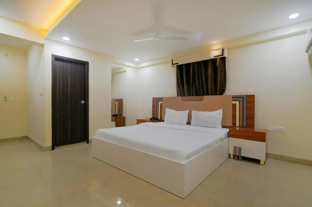 FabHotel Imperial Regency