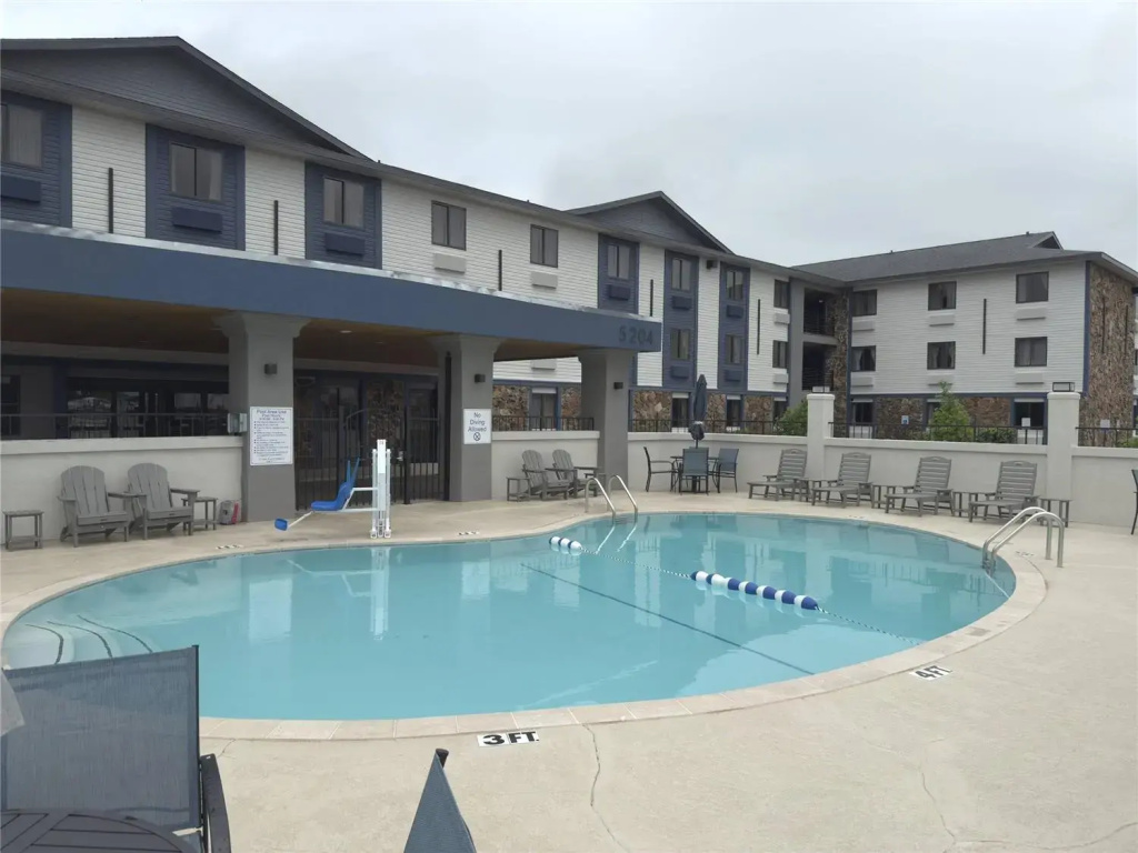 Clarion Pointe