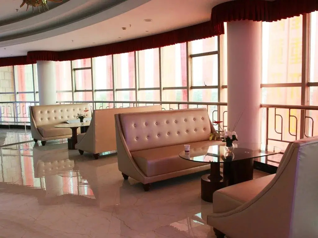 Four Seasons Fashion Hotel (Yongkang South Railway Station Xijinqiao Pedestrian Street)