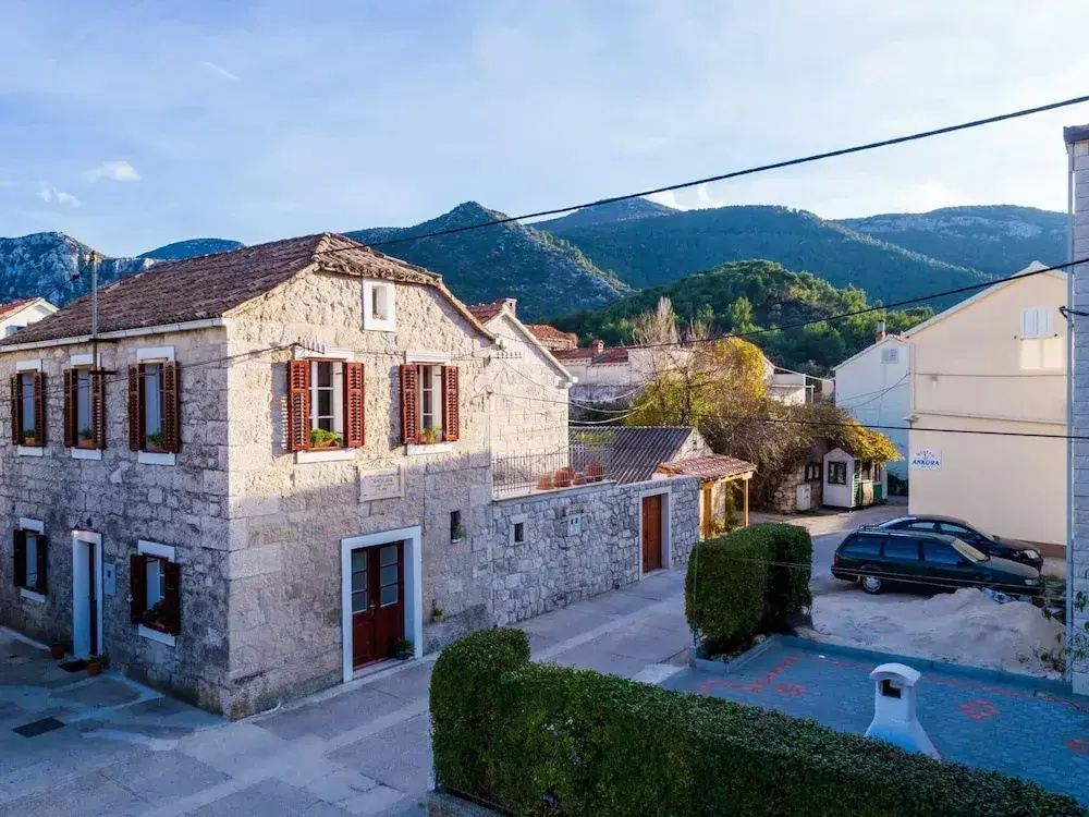 Villa Nives - Three-bedroom Villa With Terrace and Sea View