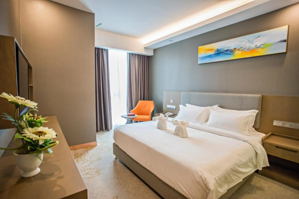 GRAND FLORA HOTEL