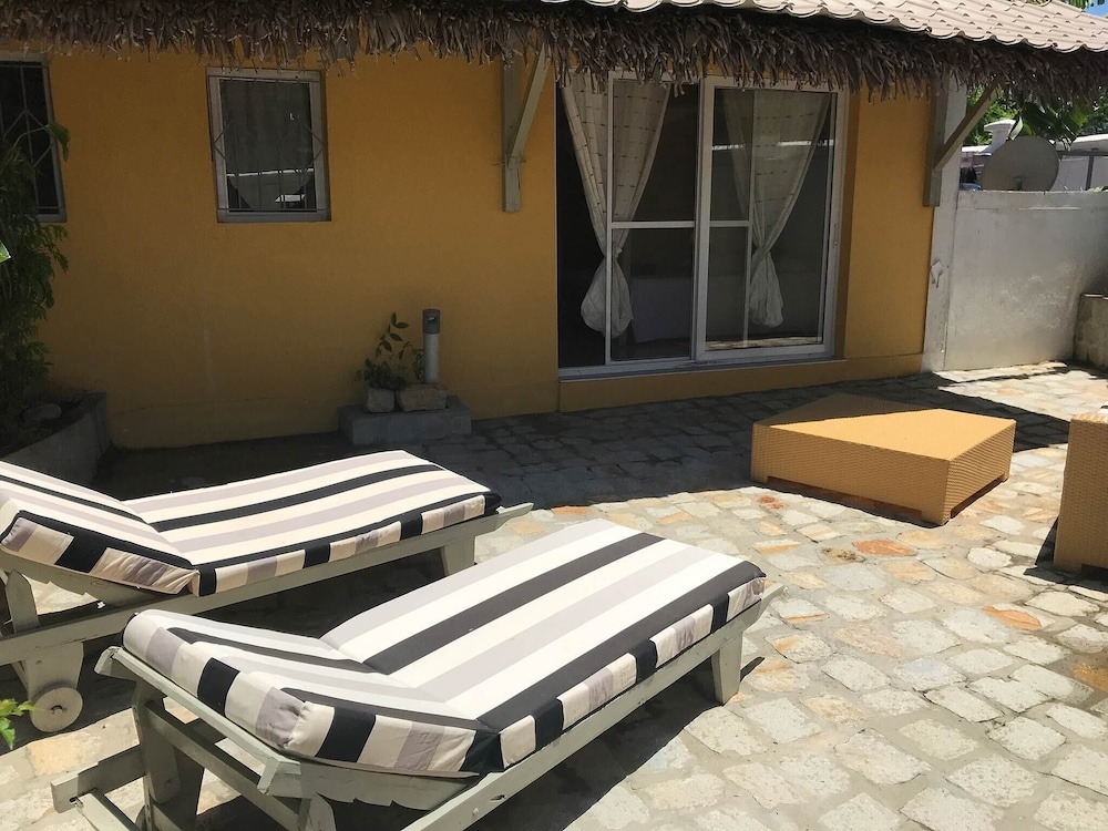 Wonderful Poolside Bungalow Perfect for 2 People