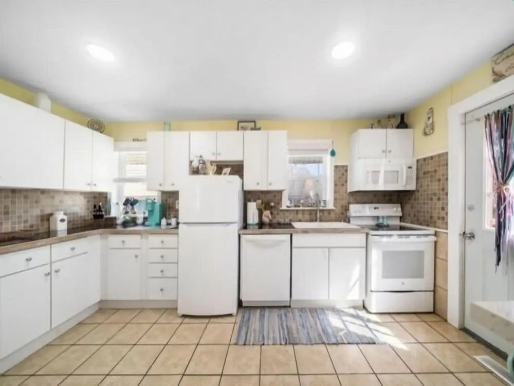 Beach Cabin - Perfect For Your Family Getaway! Pet Friendly! 2 Bedroom Cottage by RedAwning