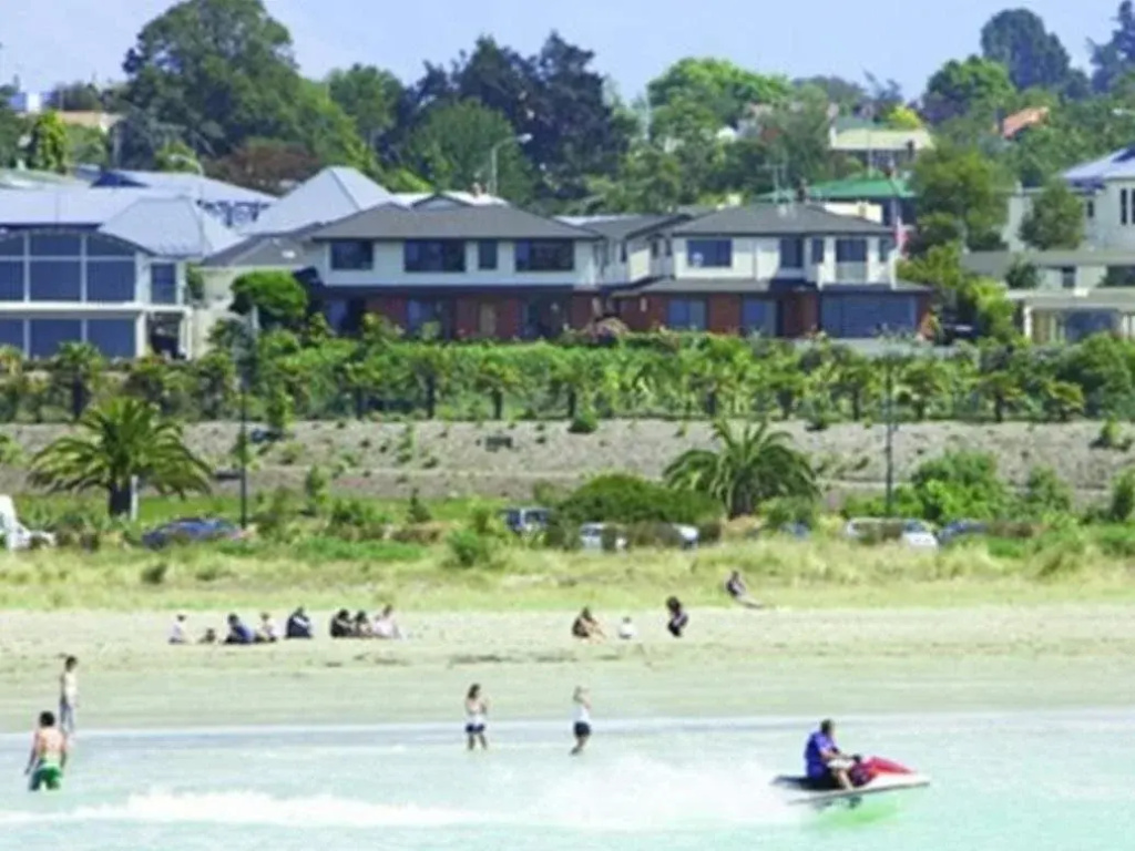 Baywatch Motor Lodge
