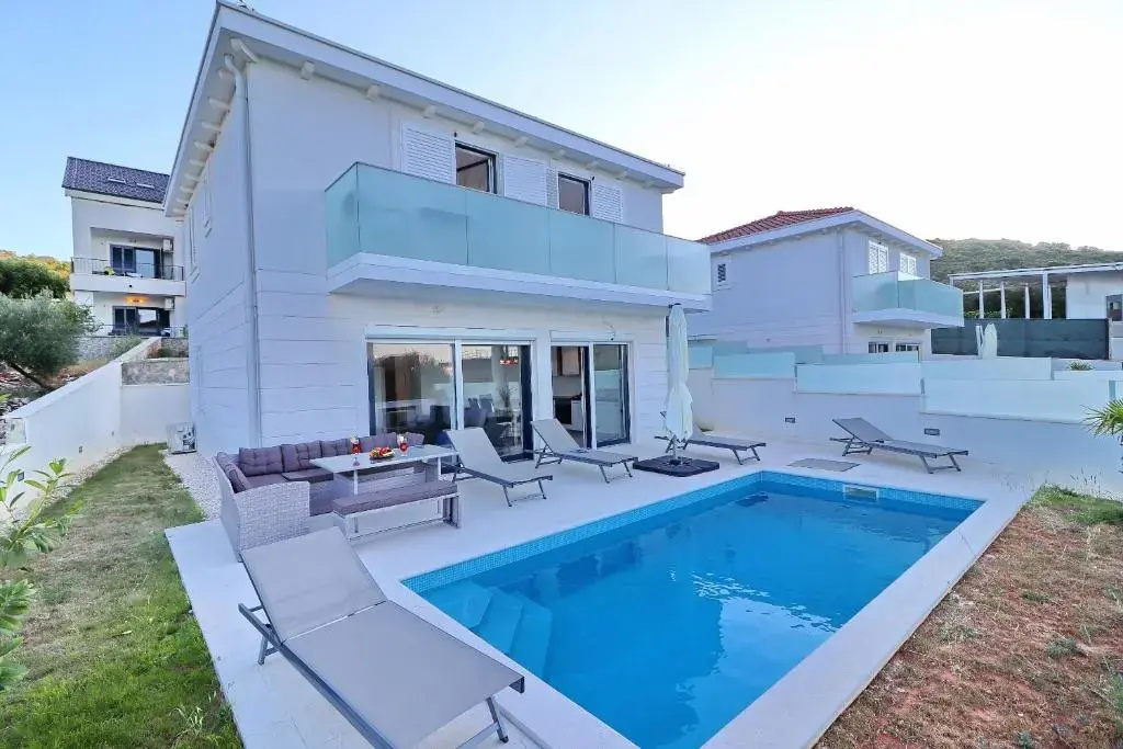 Villa E & D