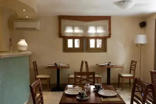 Rentinia Inn