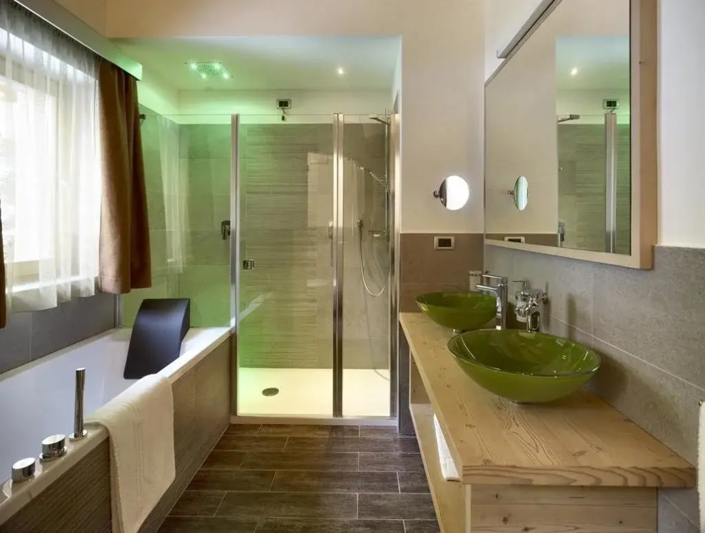 Residence Color Home