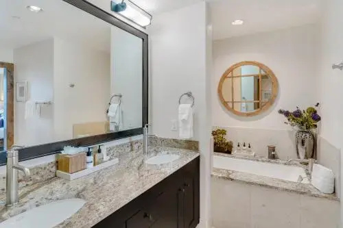 Edgemont 2602 - Luxury Ski-in Ski-out Condo