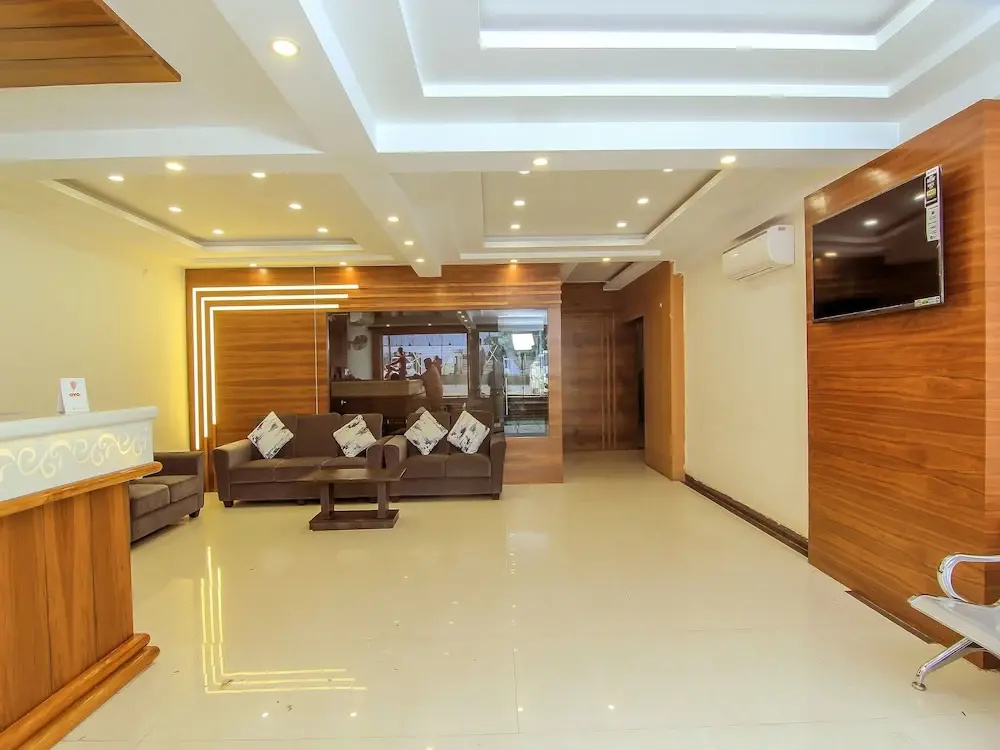 OYO 9941 Hotel P S Grand
