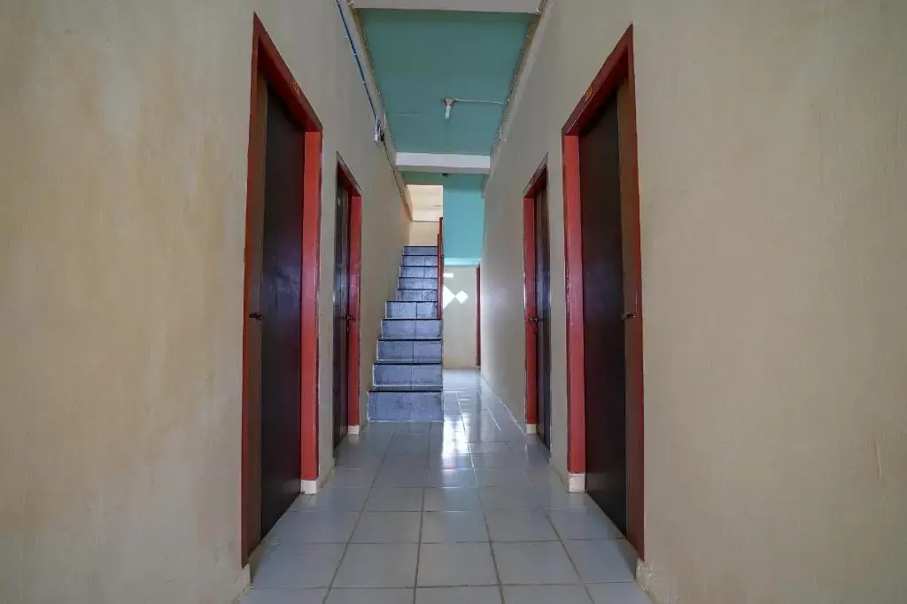 OYO Life 2502 Syariah Triantama Kost
