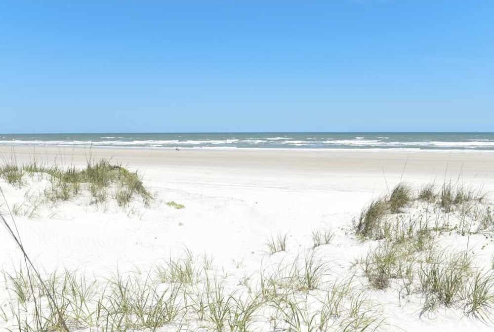 Sea Place Paradise, 2 Bedroom, Oceanfront, End Unit, Sleeps 6, 2 Balconies